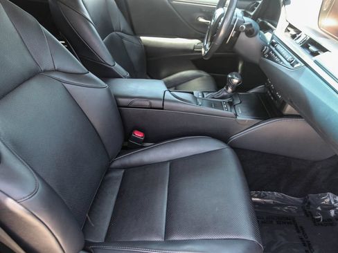 Used 2020 Lexus ES 300h w/ Premium Package FWD image 17