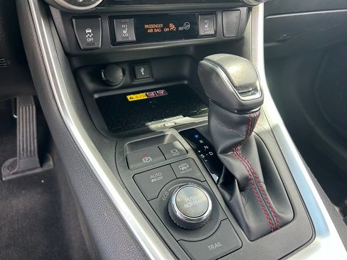 Used 2022 Toyota RAV4 XSE AWD/4WD image 23