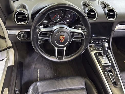 Used 2018 Porsche 718 Boxster RWD image 14