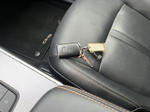 Used 2025 MAZDA CX-70 3.3 Turbo w/ Preferred Package image 18