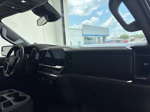 Used 2023 Chevrolet Silverado 1500 LT AWD/4WD image 40