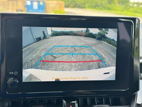 Used 2025 Toyota Corolla LE FWD image 30