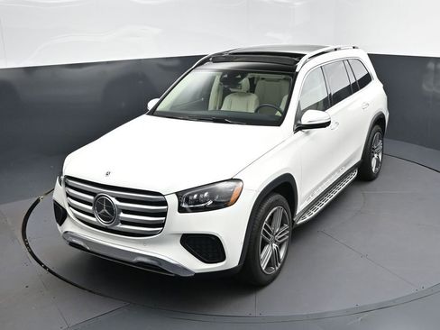 Used 2024 Mercedes-Benz GLS 450 4MATIC image 30