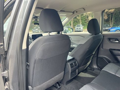 Certified 2023 Nissan Rogue SV FWD image 19
