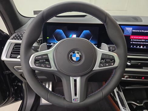 New 2025 BMW X7 M60i w/ Climate Comfort Package image 15