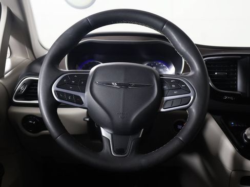 Used 2023 Chrysler Voyager LX FWD image 32