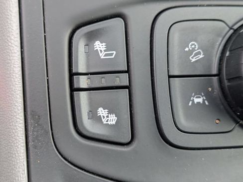 Used 2023 GMC Terrain SLE w/ Driver Convenience Package FWD image 25