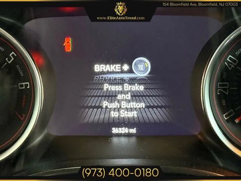 Used 2020 Dodge Challenger SXT image 14