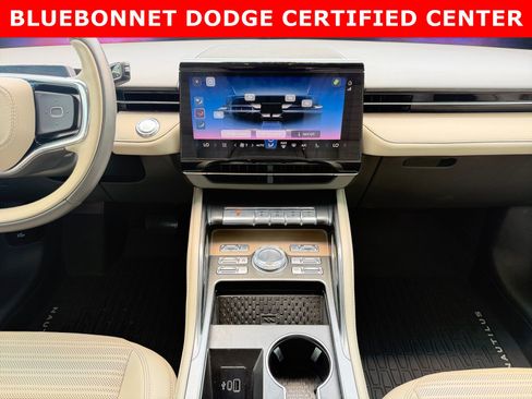 Used 2024 Lincoln Nautilus Reserve w/ Equipment Group 202A AWD/4WD image 17
