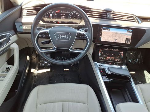 Used 2024 Audi Q8 e-tron Premium Plus w/ Premium Plus Package AWD/4WD image 26