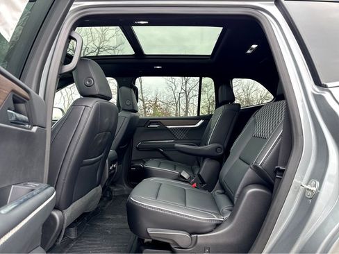 New 2026 GMC Acadia Denali w/ Super Cruise Package AWD/4WD image 8