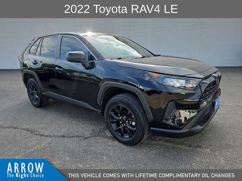 Used 2022 Toyota RAV4 LE image 1
