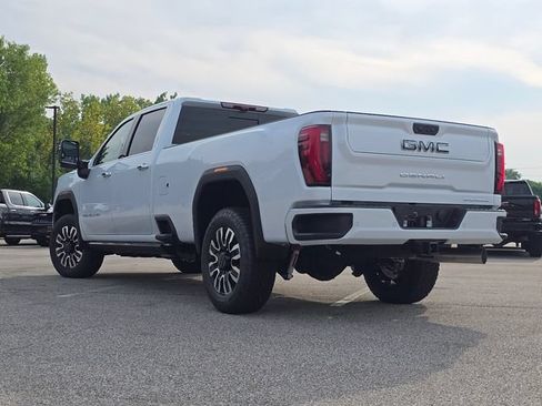 New 2026 GMC Sierra 3500 Denali Ultimate AWD/4WD image 16