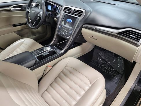 Used 2019 Ford Fusion SEL FWD image 19