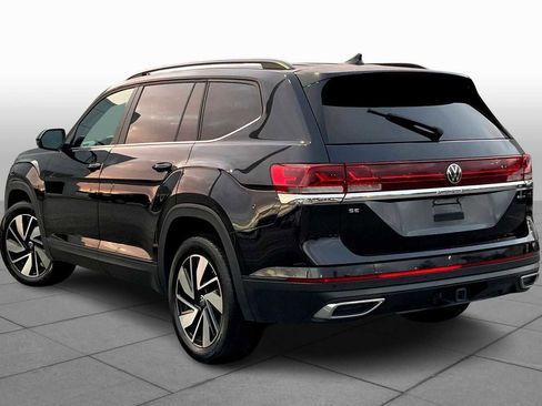 Used 2024 Volkswagen Atlas SE image 11