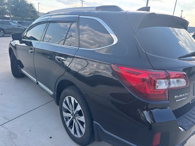 Used 2017 Subaru Outback 3.6R Touring w/ Popular Package #5A AWD/4WD image 4