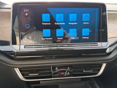 Used 2024 Volkswagen Atlas SE image 17