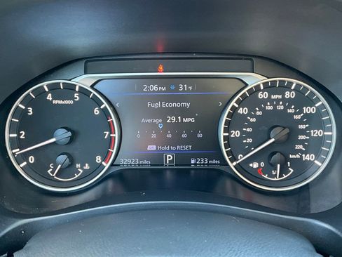 Used 2024 Nissan Altima 2.5 SV image 34