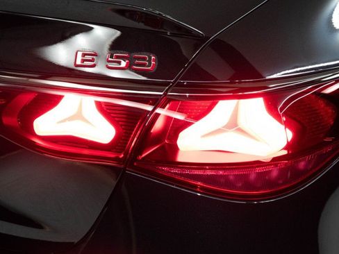 New 2026 Mercedes-Benz E 53 AMG e 4MATIC Sedan image 10
