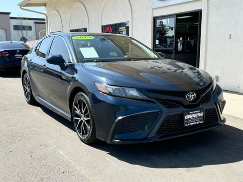 Used 2021 Toyota Camry SE w/ Carpet Mat Package (TMS) FWD image 1