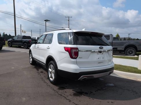 Certified 2017 Ford Explorer XLT w/ Equipment Group 202A AWD/4WD image 3