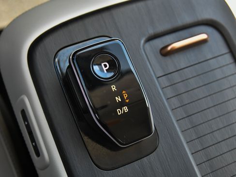 Used 2024 Nissan Ariya AWD image 30