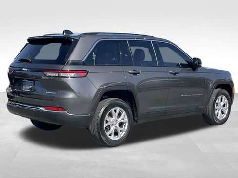 Used 2022 Jeep Grand Cherokee Limited image 7