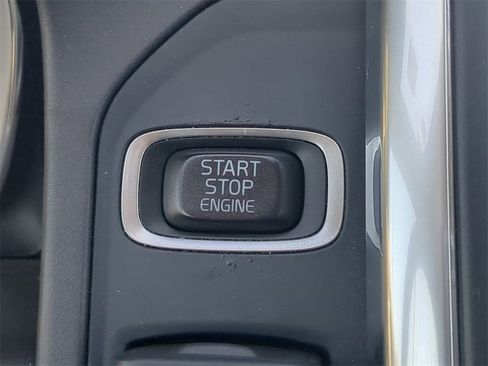 Used 2015 Volvo XC60 T5 Premier w/ Proximity Package image 30