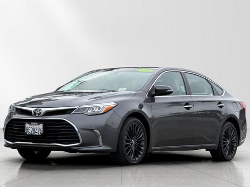 Used 2018 Toyota Avalon Touring image 8