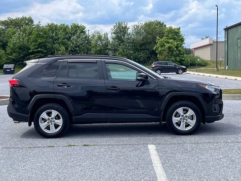 Used 2021 Toyota RAV4 XLE AWD/4WD image 9