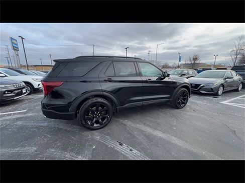 Used 2023 Ford Explorer ST-Line w/ Class IV Trailer Tow Package image 8