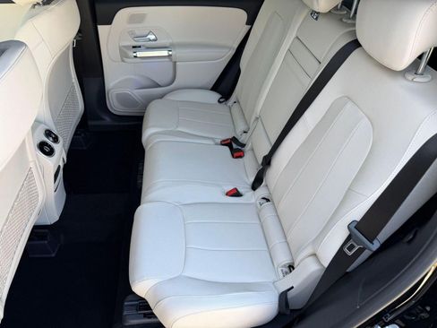 New 2026 Mercedes-Benz GLB 250 4MATIC image 24