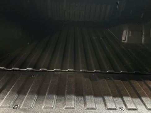 Used 2021 GMC Sierra 1500 Elevation w/ Preferred Package image 24