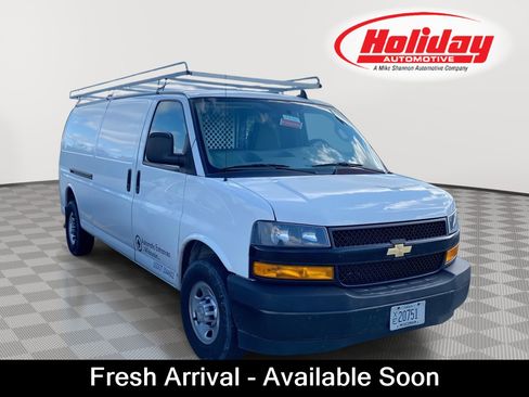 Used 2021 Chevrolet Express 2500 Extended w/ Driver Convenience Package RWD image 1