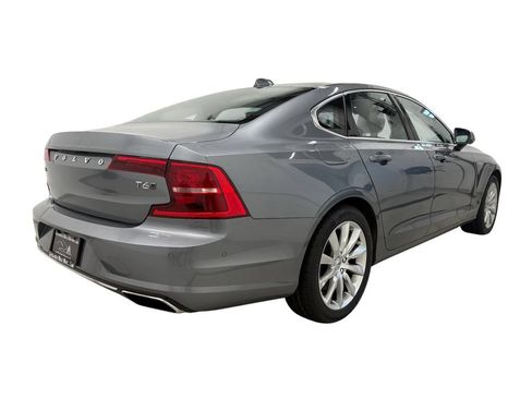 Used 2017 Volvo S90 T6 Momentum w/ Vision Package AWD/4WD image 4