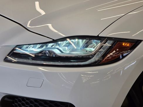 Used 2019 Jaguar F-PACE S AWD/4WD image 28