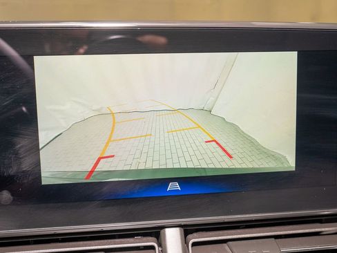 Used 2025 Chevrolet Trax LT w/ Driver Confidence Package image 13