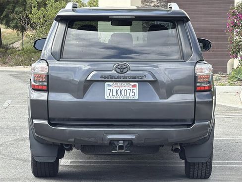 Used 2014 Toyota 4Runner SR5 RWD image 5