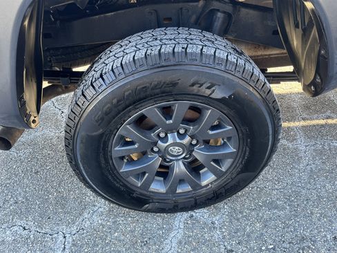 Certified 2022 Toyota Tacoma SR5 image 11