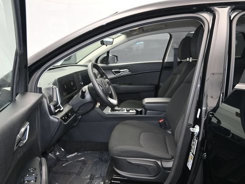 Used 2025 Kia Sportage LX FWD image 12