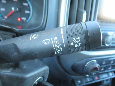 Used 2018 Chevrolet Colorado Z71 image 28