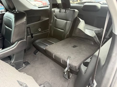 Used 2023 Ford Explorer XLT w/ Equipment Group 202A AWD/4WD image 24