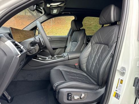 New 2026 BMW X5 xDrive50e image 10