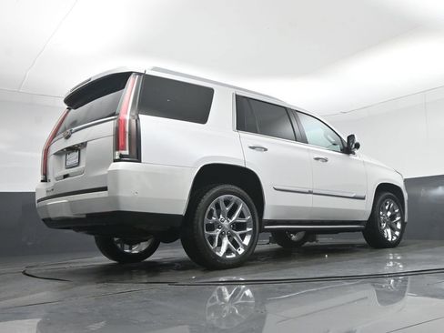 Used 2018 Cadillac Escalade Luxury image 69