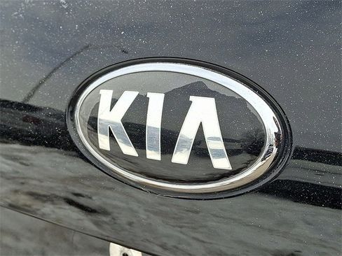 Certified 2019 Kia Sorento LX w/ LX Convenience Package image 28