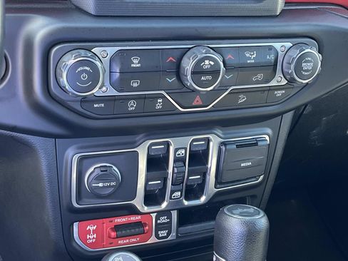 Used 2021 Jeep Wrangler Unlimited Rubicon image 32