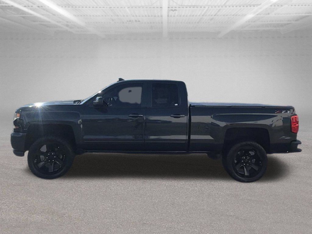 Used 2018 Chevrolet Silverado 1500 LT w/ All Star Edition AWD/4WD image 7
