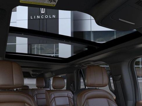 New 2026 Lincoln Navigator L Reserve AWD/4WD image 22