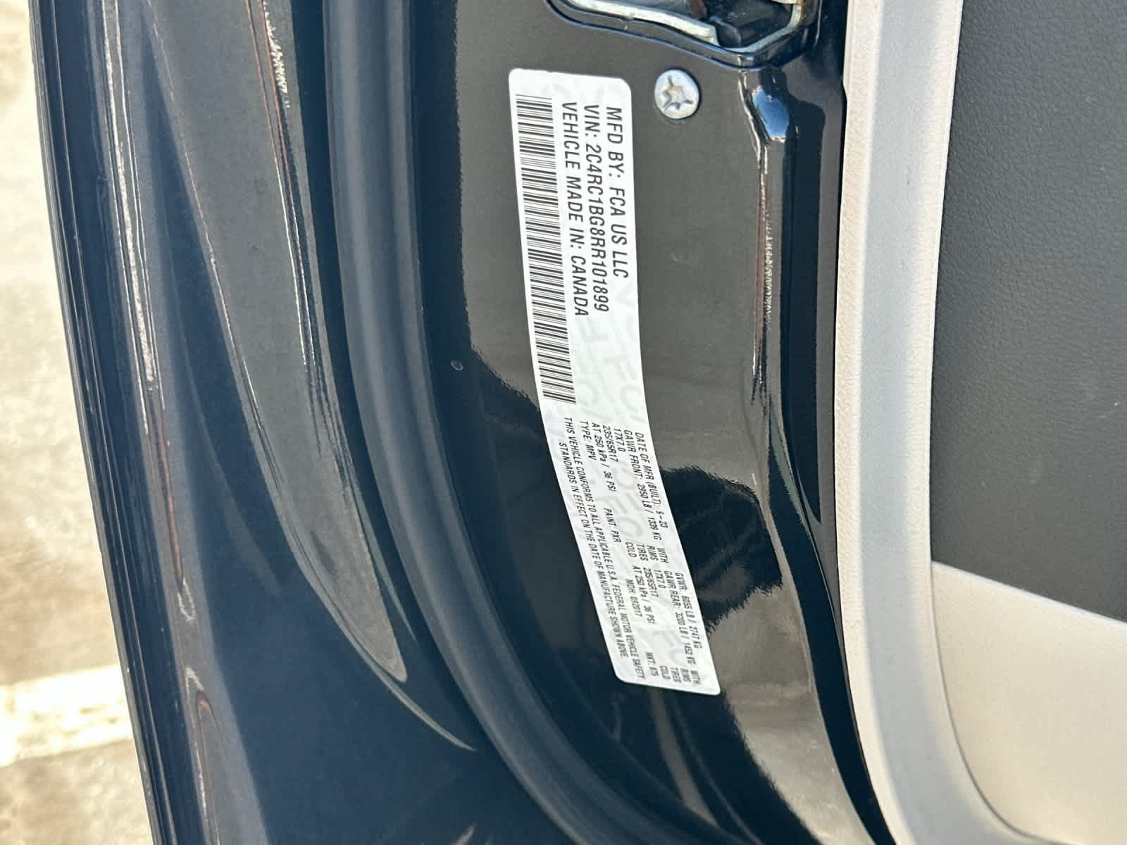 Used 2024 Chrysler Pacifica Touring-L FWD image 32
