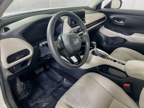 Used 2023 Honda HR-V LX image 9
